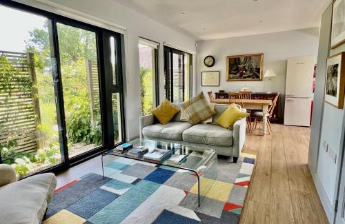 Cerne Abbas House | Beauvoir Court Stables