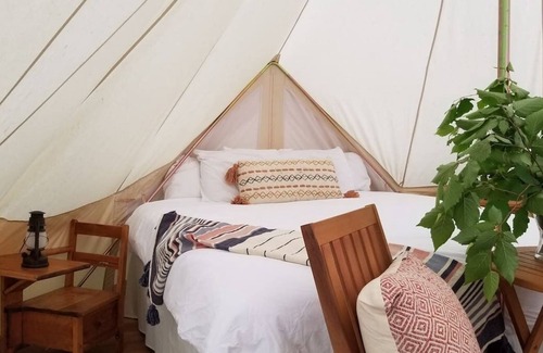 Rideau Lakes RV Rental | Beaver Bluff Safari Tent over the water with sauna