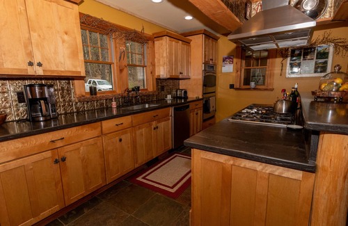Lake Luzerne House | Beaver Dam Lodge (Lake George Area)