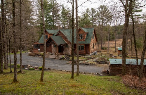 Lake Luzerne House | Beaver Dam Lodge (Lake George Area)