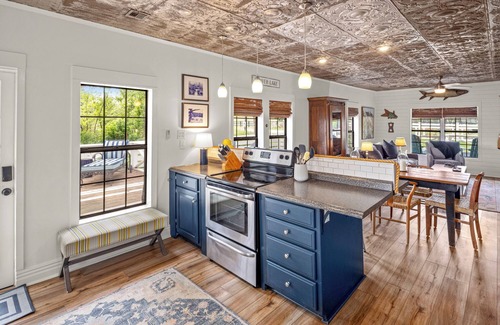 Lowell House | Beaver Lake Timeless 100 Year Old Cabin Centrally Located NorthwestArkansasn