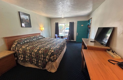 Beaverton Hotel | Beaverton Budget Inn by Capital O Portland