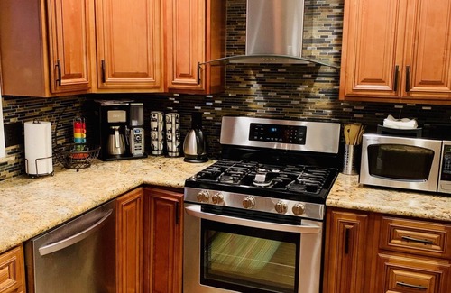 Beaverton House | Beaverton OR, Four Season Area! Cozy, 3 bedrooms, near everything! Pets Friendly