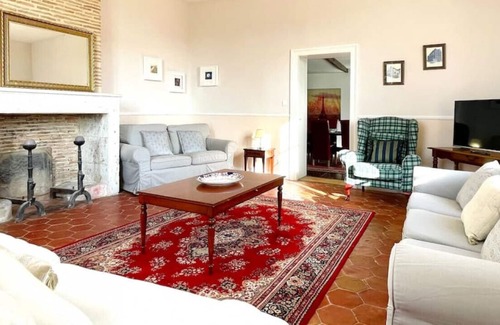 Saint-Jean-de-Duras Villa | Bechade · Elegant country villa with pool in SW France