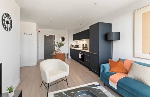 Clock House Apartment | Beckenham Beauty: Modern 1-Bedroom Abode