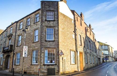 Yeovil House | Becket apartment