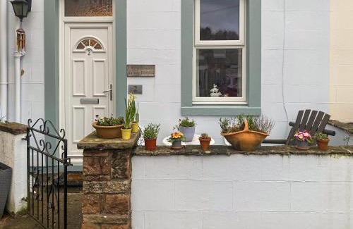 Wing House | Beckside Court