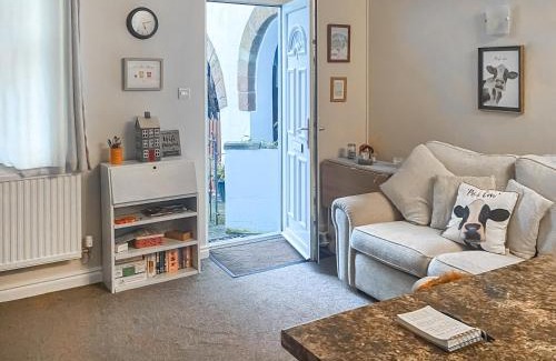 Wing House | Beckside Court