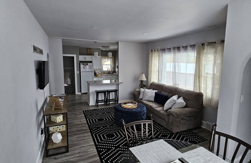 Ironwood House | Becky's Bee Hive, Clean, Cozy, Affordable and Family Friendly!