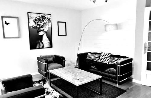 Annecy Apartment | Bed and Break Annecy, appartement 90m2 avec parking, balcons