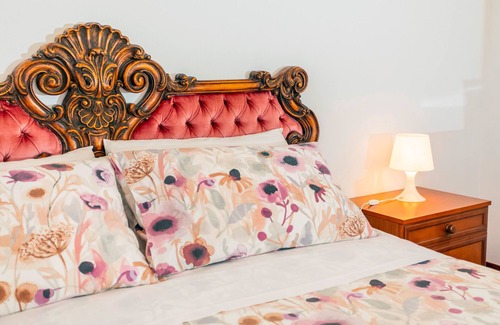 Aci Sant'Antonio Bed & Breakfast | Bed and Breakfast 'Carolea - Coratina' with Shared Pool, Wi-Fi and Air Conditioning