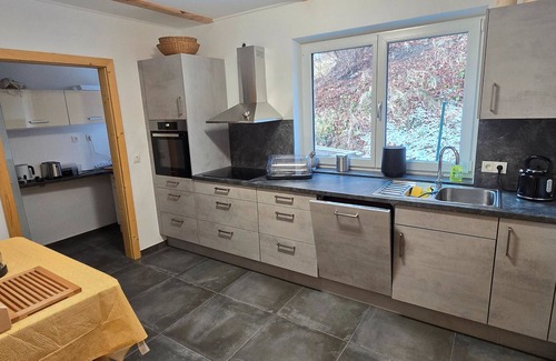 Wenns Bed & Breakfast | Bed and Breakfast 'Alpenblick' with Mountain View, Shared Terrace and Wi-Fi