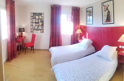 Le Fraysse Bed & Breakfast | Bed and Breakfast 'La Pompadour' with Shared Pool, Shared Garden and Wi-Fi