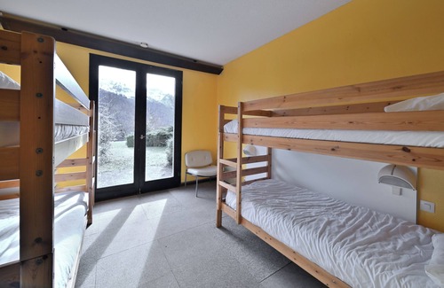 Garin House | Bed and Breakfast 'La Moraine N°3 - Chambre 4 Pers' with Mountain View, Private Terrace and Garden