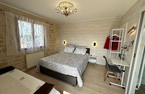 Soussans Bed & Breakfast | Bed and breakfast "le mas des anges", quiet and relaxing place