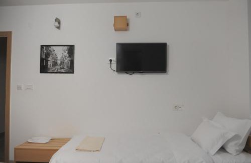 Gornji Milanovac Bed & Breakfast | Bed and Breakfast Park GM 032
