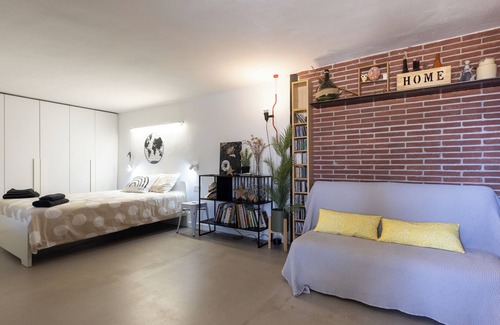 Castellvell Bed & Breakfast | BED AND BREAKFAST: sea and mountain. Ideal for families with swimming pool and quiet.