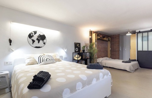 Castellvell Bed & Breakfast | BED AND BREAKFAST: sea and mountain. Ideal for families with swimming pool and quiet.