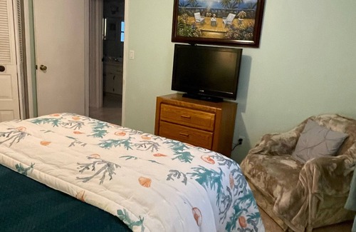 Sun 'N Lake Bed & Breakfast | Bed and Breakfast