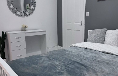 Poole House | Bed & Breakfast - 2 Double Rooms With Ensuites
