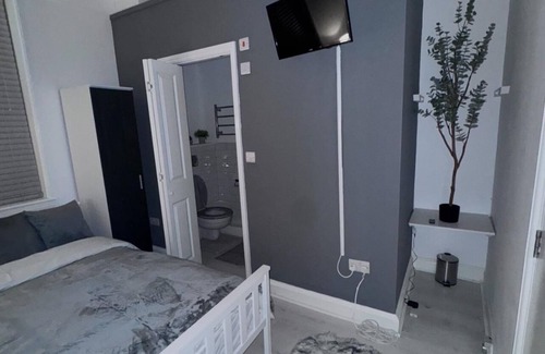 Poole House | Bed & Breakfast - 2 Double Rooms With Ensuites