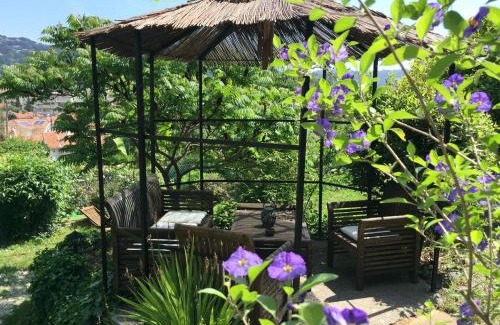 Carnot Bed & Breakfast | Bed & Breakfast Chambres d'hôtes COTTAGE BELLEVUE