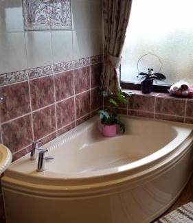 Higham Bed & Breakfast | Bed & Breakfast Fieldview