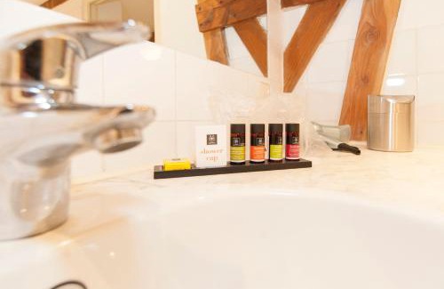 Haarlemmerbuurt Bed & Breakfast | Bed & Breakfast of Art