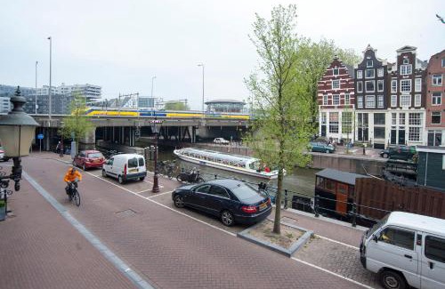 Haarlemmerbuurt Bed & Breakfast | Bed & Breakfast of Art