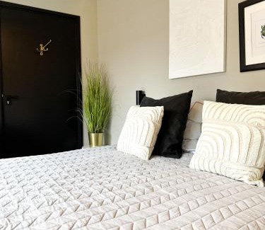 Sneek House | Bed & Breakfast Waterpoort - incl licht ontbijt en parking