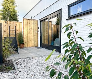 Sneek House | Bed & Breakfast Waterpoort - incl licht ontbijt en parking