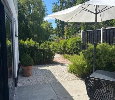 Sneek House | Bed & Breakfast Waterpoort - incl licht ontbijt en parking