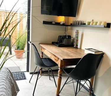Sneek House | Bed & Breakfast Waterpoort - incl licht ontbijt en parking