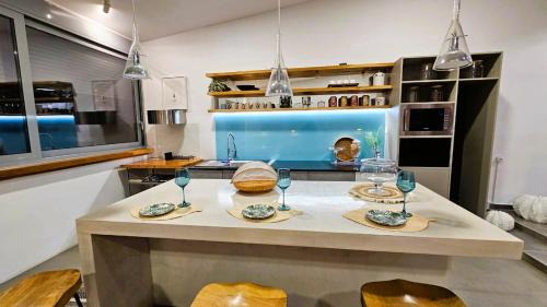 Nea Peramos Apartment | Bed & Coffee