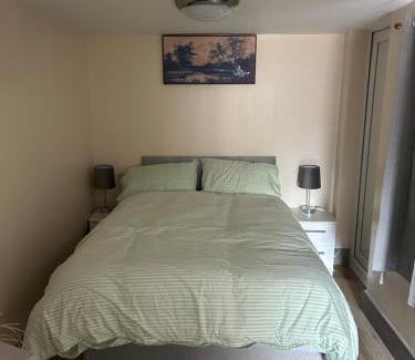 Oldbury House | Bedsit in Oldbury
