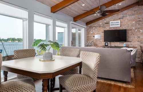 New Roads House | Bee Happy | Peaceful Panoramic Views at FR