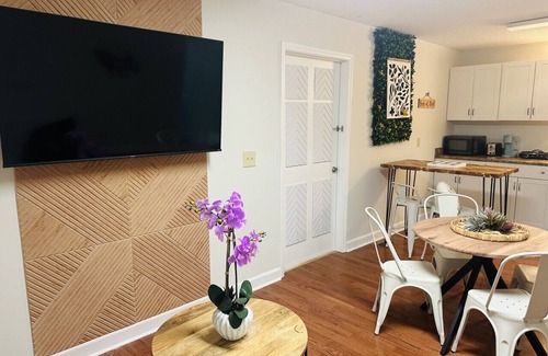 Sparta Apartment | Bee Happy Sparta Mountain Cottage