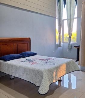 Aguas Zarcas Apartment | Bee house
