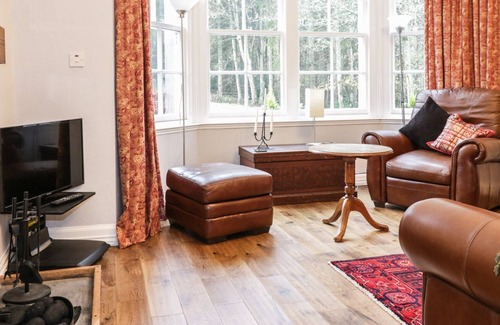 Melrose Cottage | BEECH COTTAGE, pet friendly, character holiday cottage in St Boswells