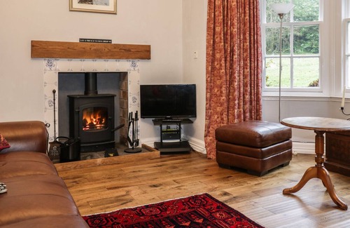 Melrose Cottage | BEECH COTTAGE, pet friendly, character holiday cottage in St Boswells