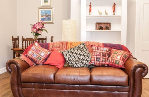 Melrose Cottage | BEECH COTTAGE, pet friendly, character holiday cottage in St Boswells