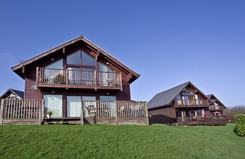 Winnard's Perch Ski Chalet | Beech Lodge - Retallack Resort