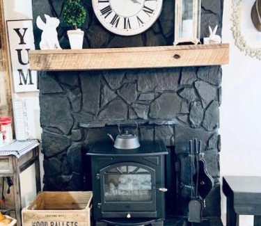 Banner Elk Apartment | Beech Mountain VIEWS Cozy Autumn Studio! Hiking Trails