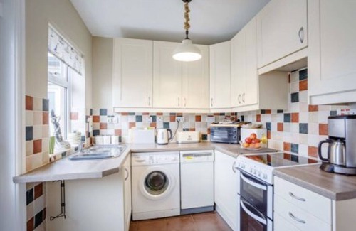 Seahouses House | Beechcroft Cottage - Seahouses Northumberland - Coastal, Harbour, Beach, Parking