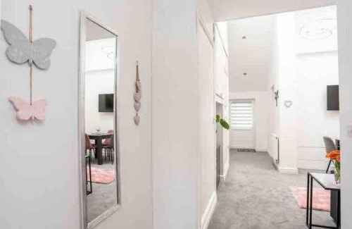 Prestatyn House | Beeches Bach, 1 bedroom cottage with hot tub