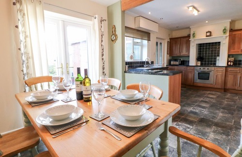 Foxt House | BEECHVIEW, family friendly, with open fire in Ipstones