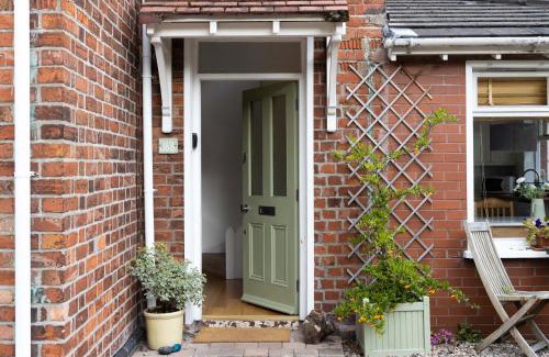 Belfast House | Beersbridge Cottage near Titanic Centre & Airport