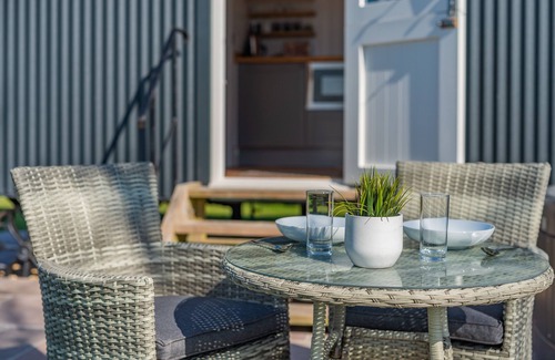 Louth House | Beggars Roost Hut - One Bedroom House, Sleeps 2