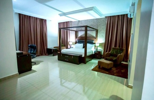 Oyo Hotel | BEGONIA HOTEL LTD