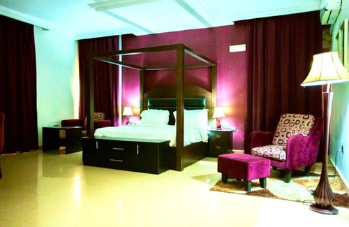 Oyo Hotel | BEGONIA HOTEL LTD